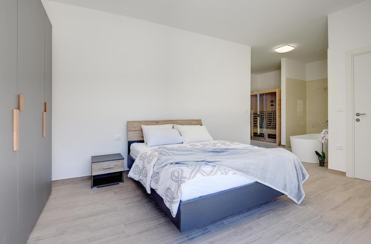 Vila Nauta - Luxury In Vintijan, Near Pula エクステリア 写真