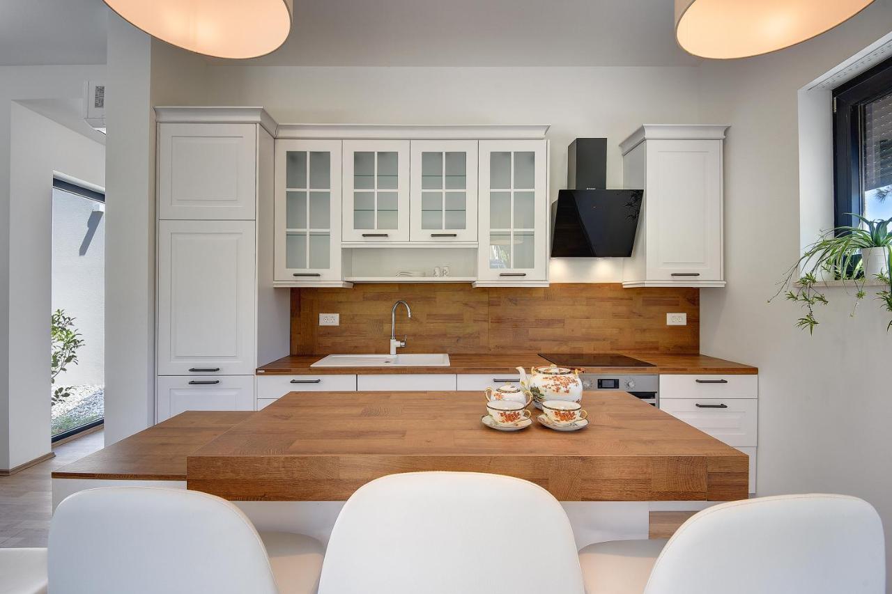 Vila Nauta - Luxury In Vintijan, Near Pula エクステリア 写真